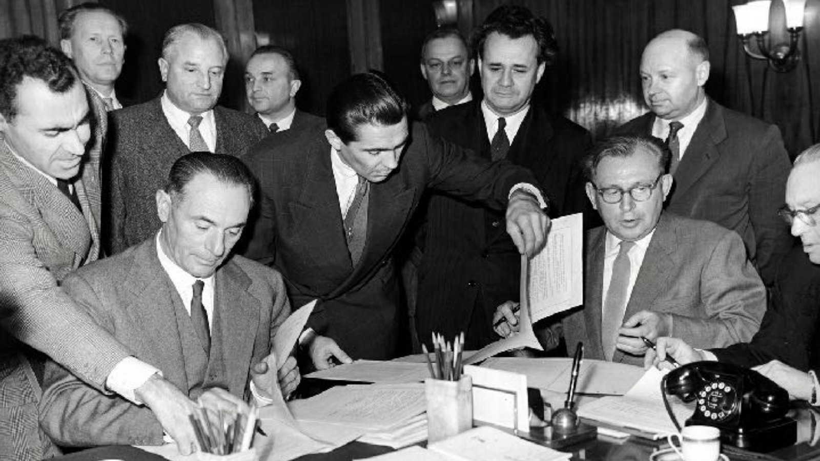 1953: the Ente Nazionale Idrocarburi is born.